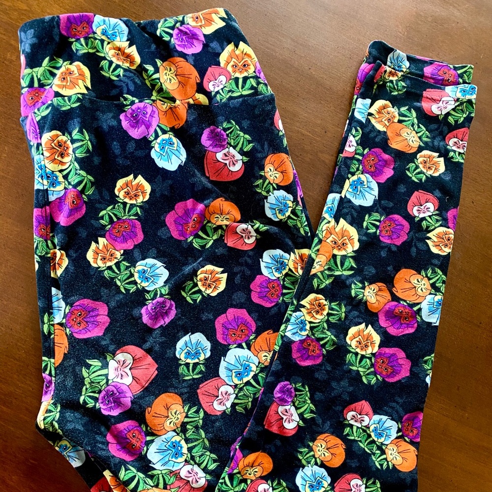 Tall & Curvy Lularoe Alice in Wonderland Leggings